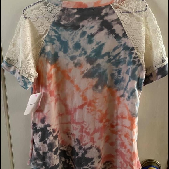 NWT Tie Dye Top with Lace Sleeves sz small - Picture 3 of 3